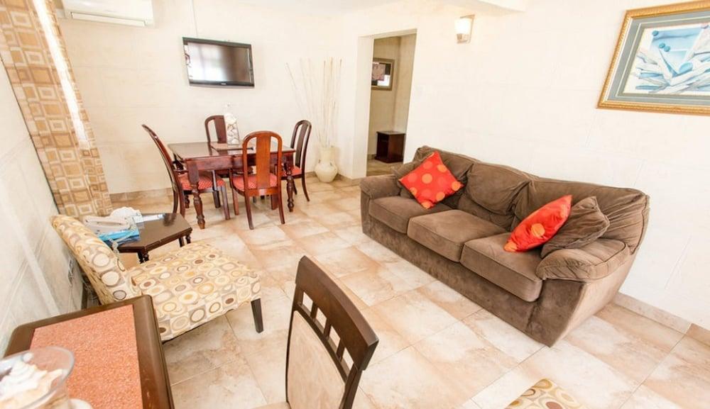 קרייסט צ'רץ' Ocean 15 Hotel מראה חיצוני תמונה
